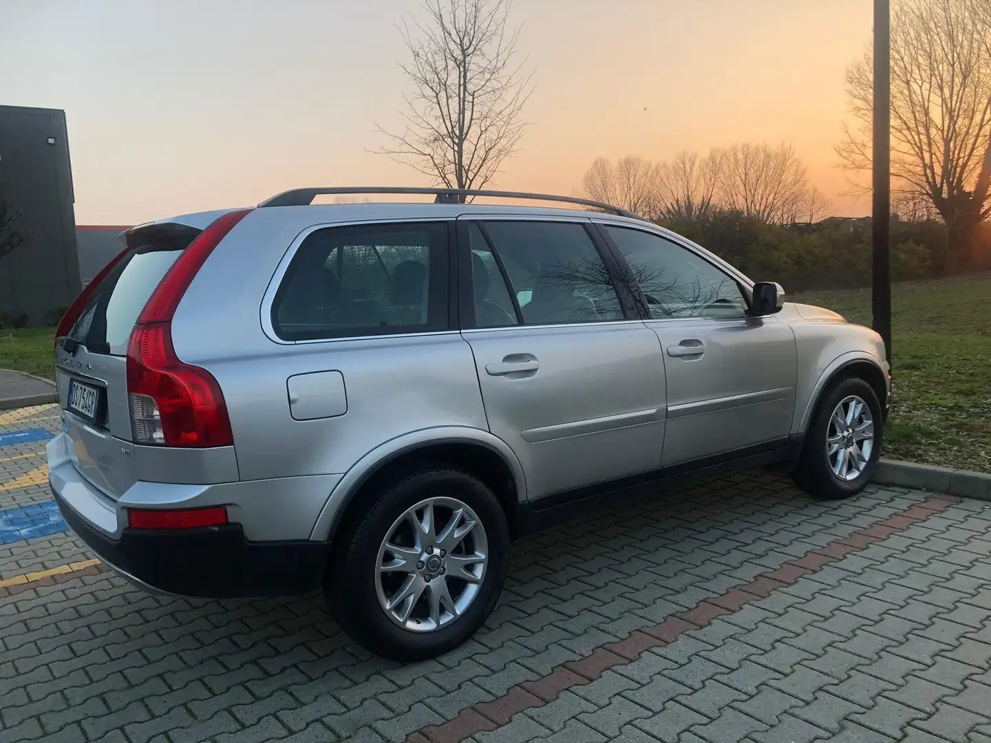 Volvo XC90 XC90 I 2002 2.4 d5 Momentum 185cv 6m Stříbrná - 2