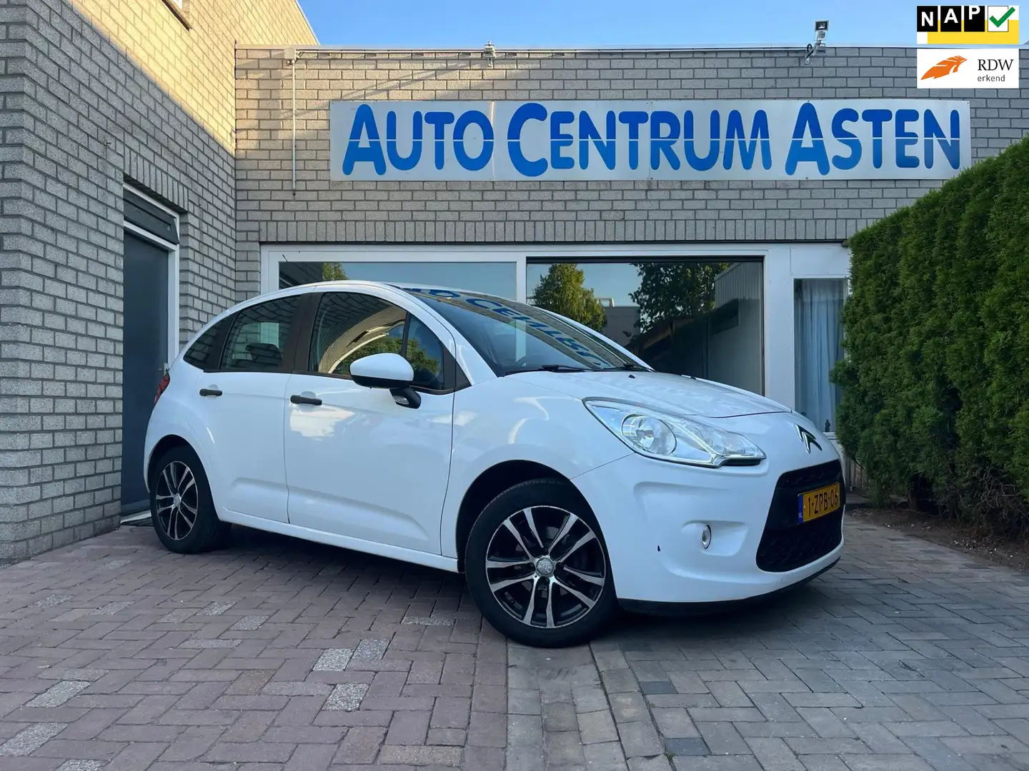 Citroen C3 1.4 Essentiel White - 1