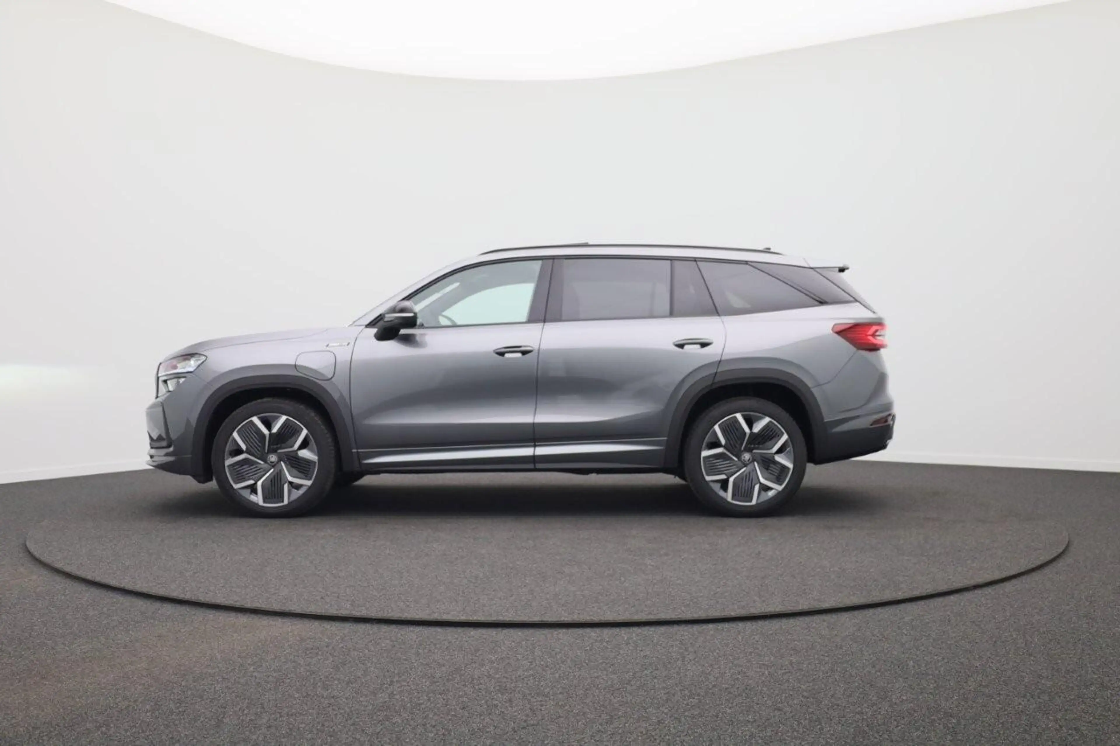 Skoda Kodiaq Sportline 1.5 TSI 204PS PHEV DSG Sitzheizung v+... — photo 2
