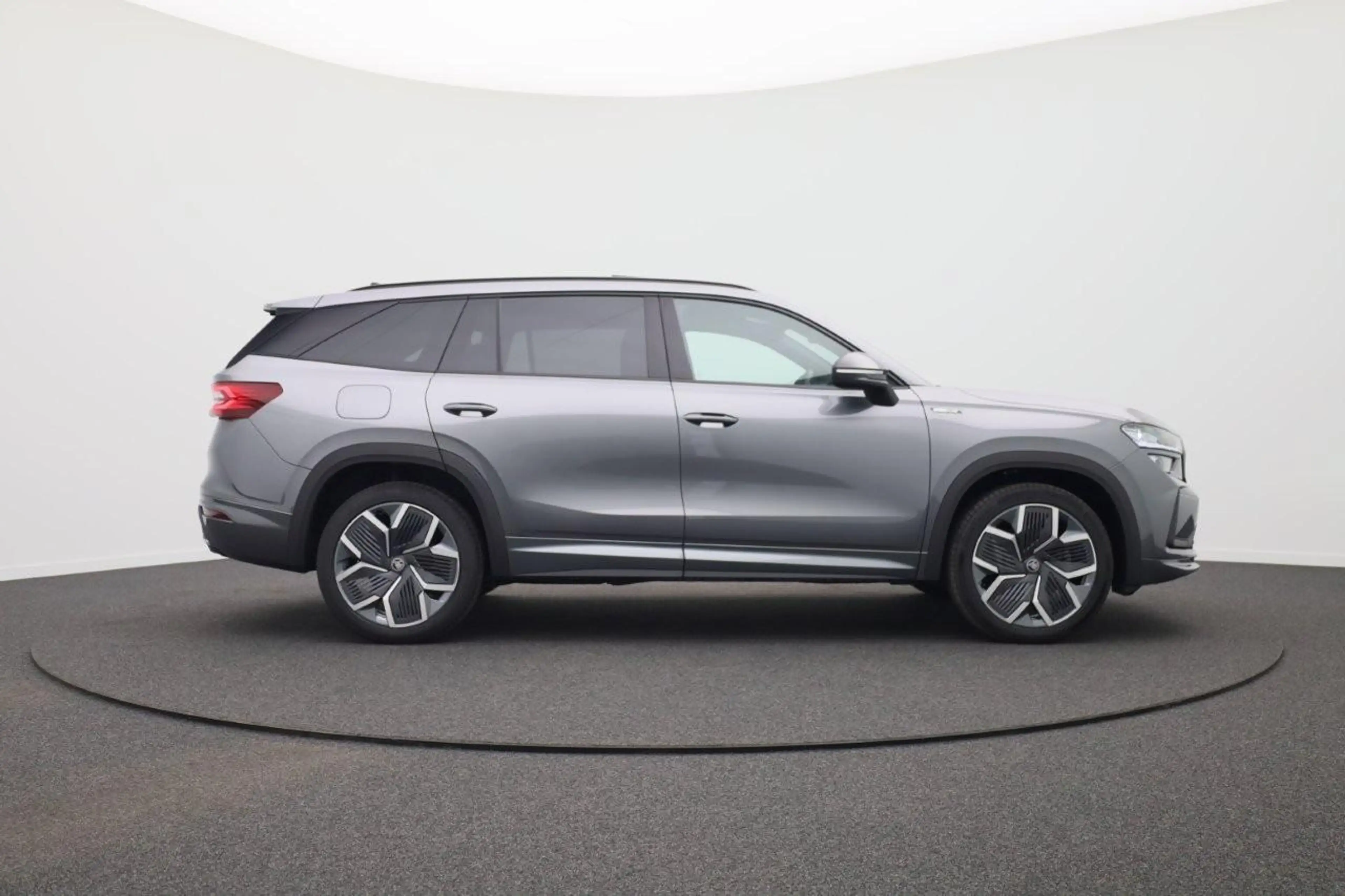Skoda Kodiaq Sportline 1.5 TSI 204PS PHEV DSG Sitzheizung v+... — photo 6