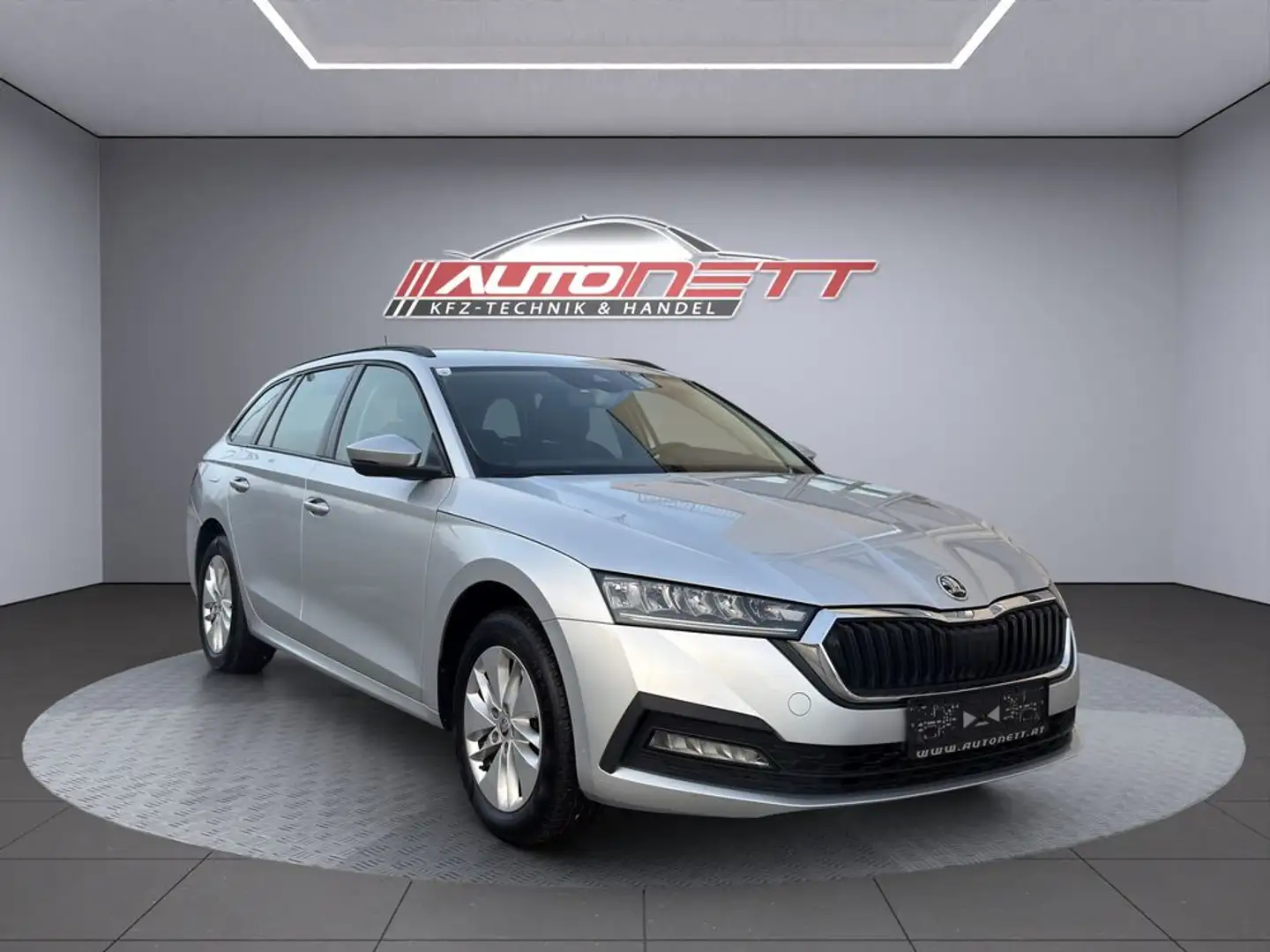 Skoda Octavia Ambition 4x4 Silber - 1