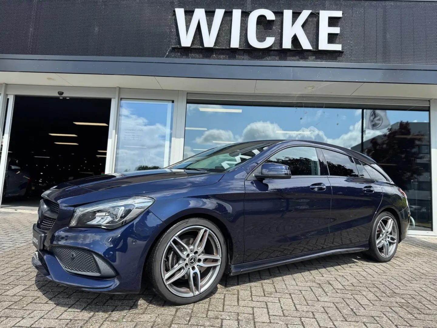 Mercedes-Benz CLA 180 Shooting Brake Business Solution AMG Camera Stoelv Blauw - 1