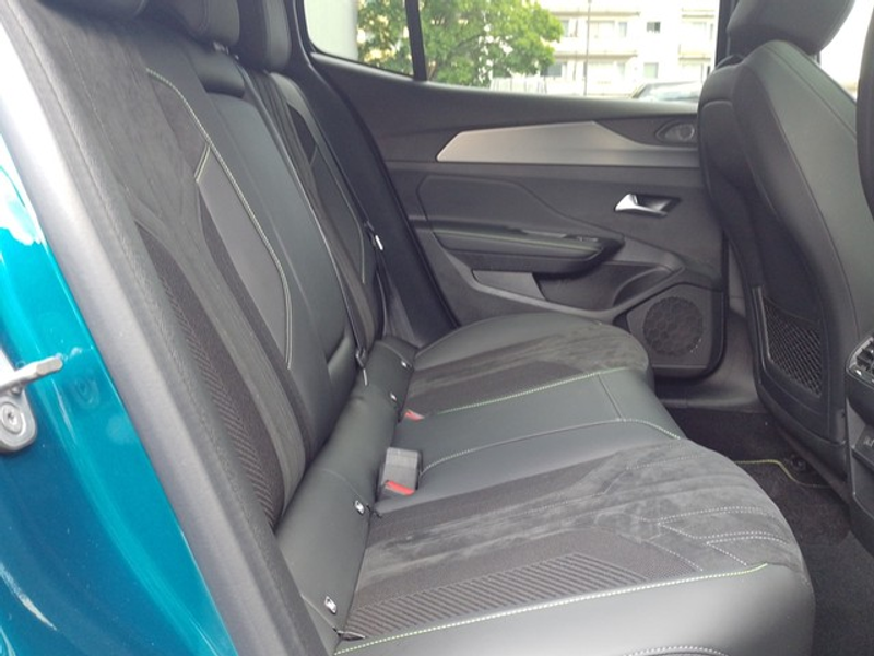 Peugeot 408 GT 1.2 Puretech 130 EU6d — photo 15