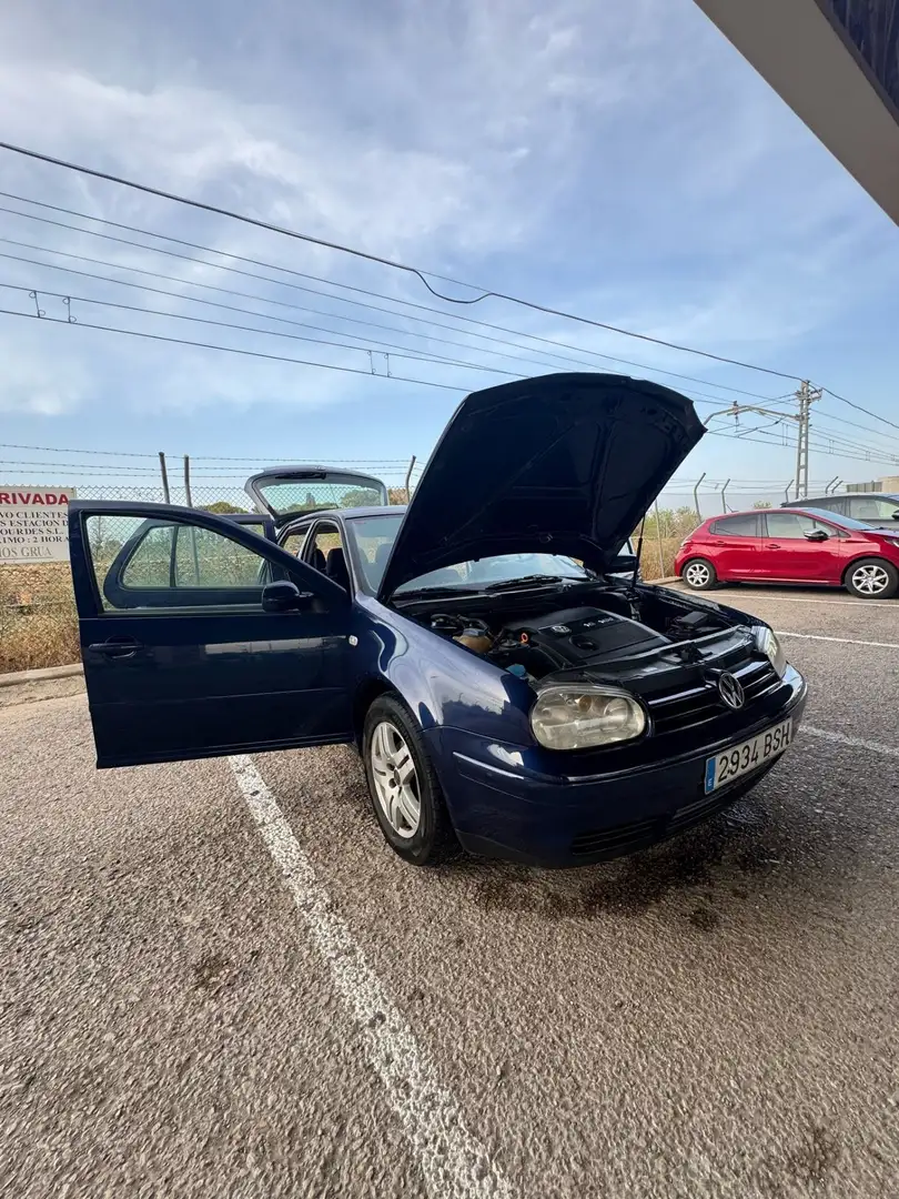 Volkswagen Golf 1.6 Spirit 105 - 1