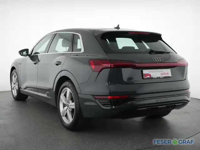 Audi Q8 E-Tron view 13