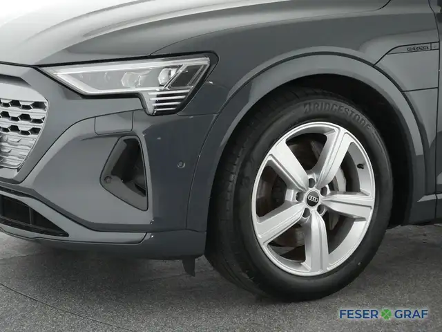 Audi Q8 E-Tron view 15