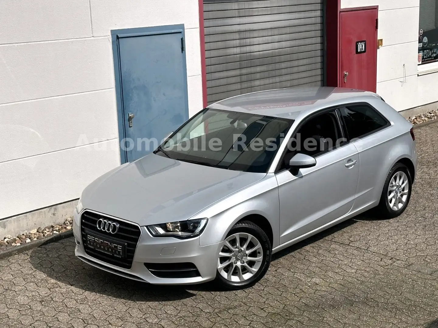 Audi A3 Sportback Attraction 1.4 TFSI *PDC*E-PAKT*ALU Argent - 1