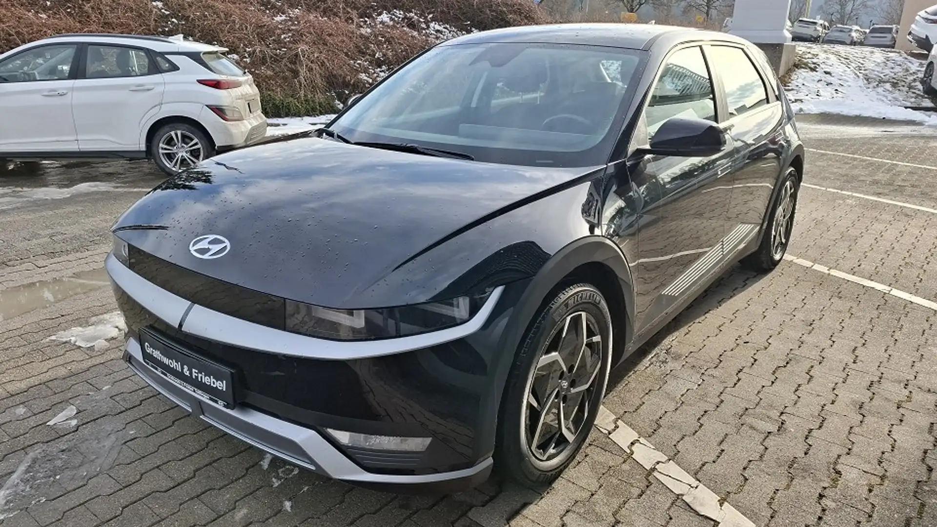 Hyundai IONIQ 5 Elektro 58 kWh Effizienz-Paket Schwarz - 1