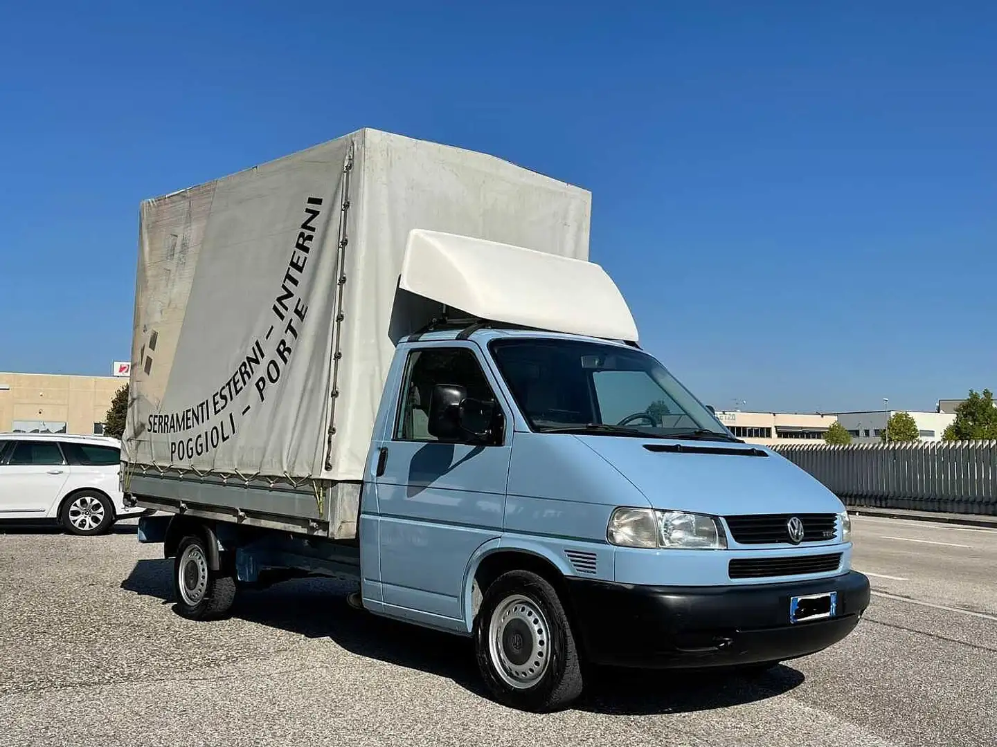 Volkswagen T4 Pritsche 2,5 TDI, lang mit Plane Blau - 2