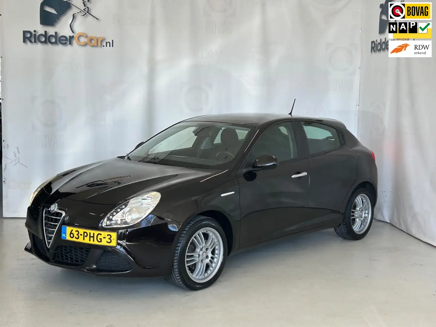 Alfa Romeo Giulietta 1.4 T Progression|NAP|AIRCO|VELGEN|BOEKJES + 2 SLE Zwart - 1