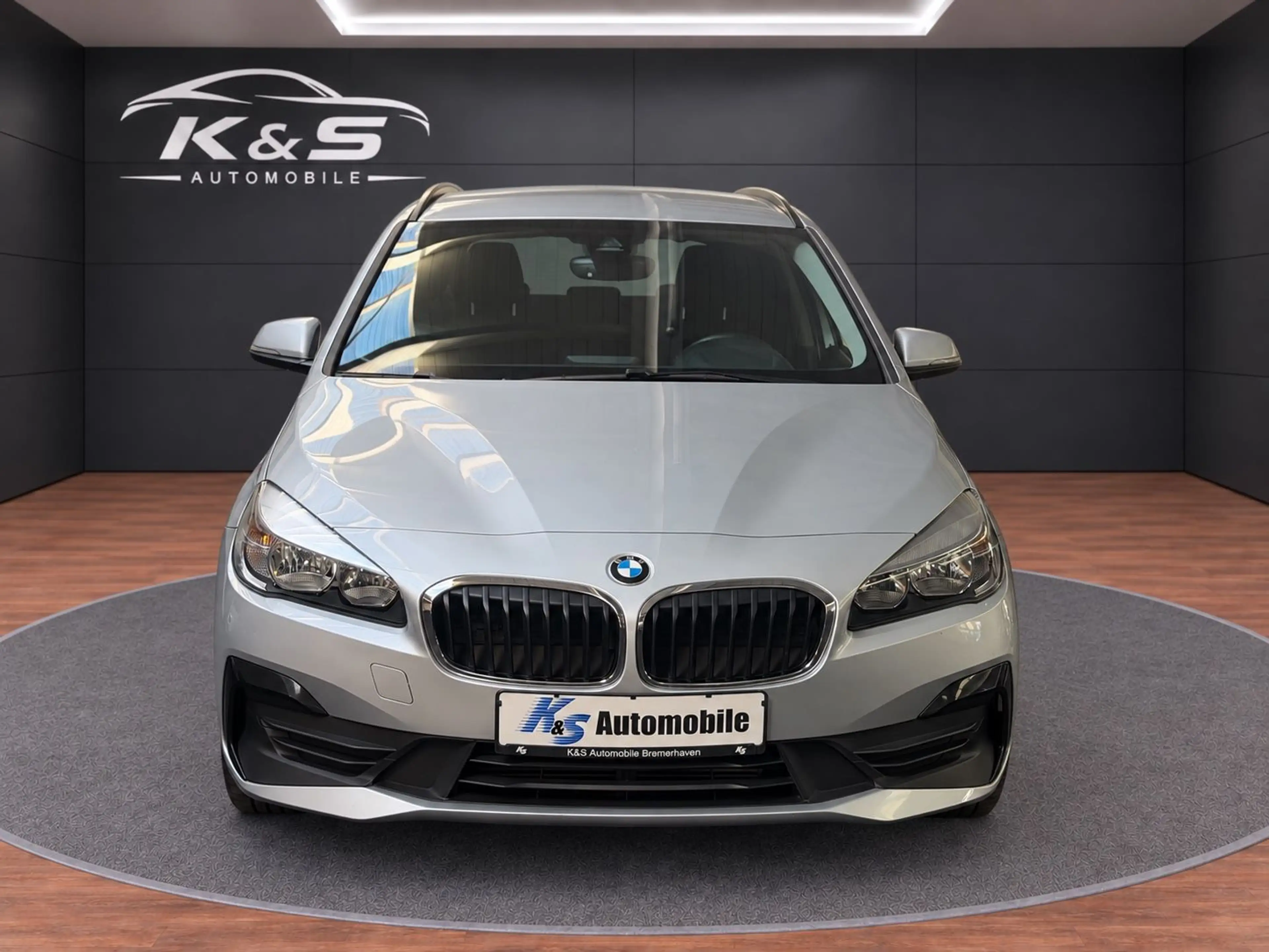 BMW 216 *AUTOMATIK*NAVI*SITZHEIZUNG* — photo 2