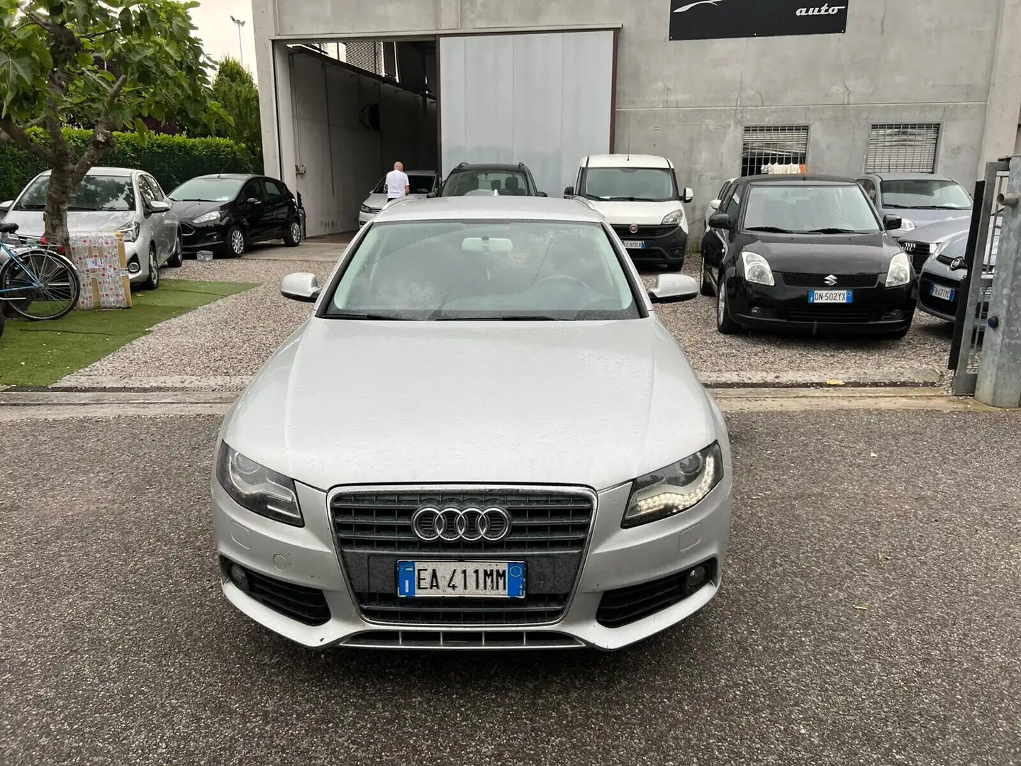 Audi A4 Avant 2.0 TDI 143CV F.AP. multitronic Advanced Grigio - 2