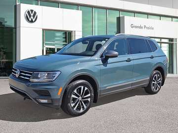 IQ DRIVE 4MOTION | PANORAMIC SUNROOF | HEATED SEATS | LEATHERETTE SEATS