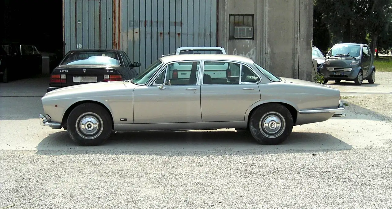Jaguar XJ6 4.2, foto 2