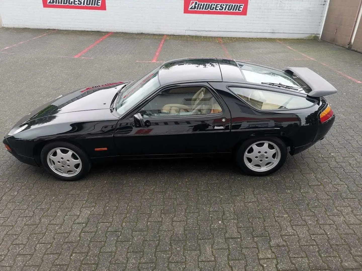 Porsche 928 GT Noir - 1
