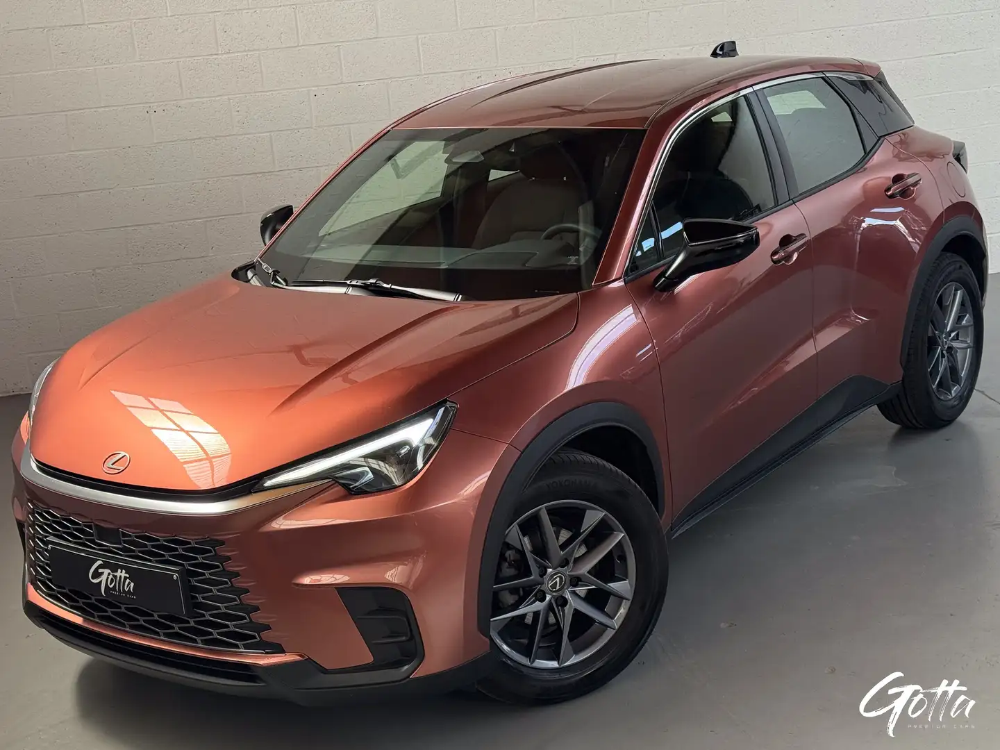 Lexus LBX 1.5i FWD 92CH ***CARPLAY/CAMERA/ GARANTIE 10ANS Червоний - 1