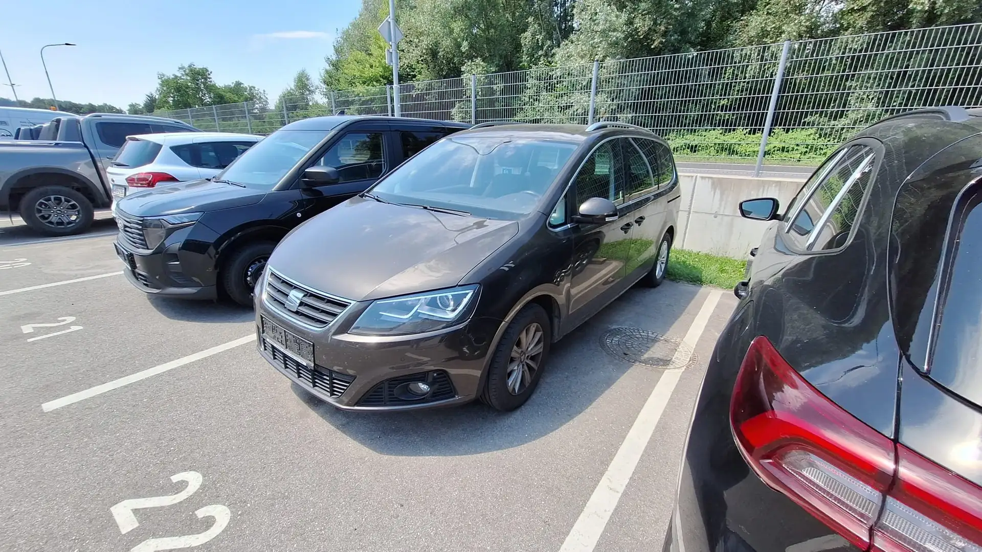 SEAT Alhambra Style Braun - 1