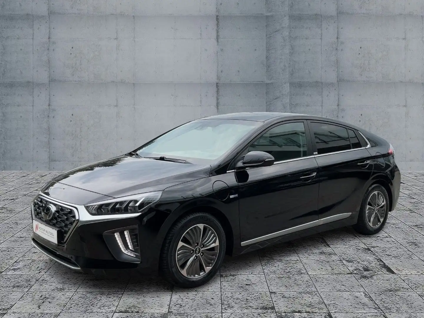 Hyundai IONIQ 1.6 GDI Plug-In Hybrid PREMIUM LED+NAV+ACC Чорний - 2