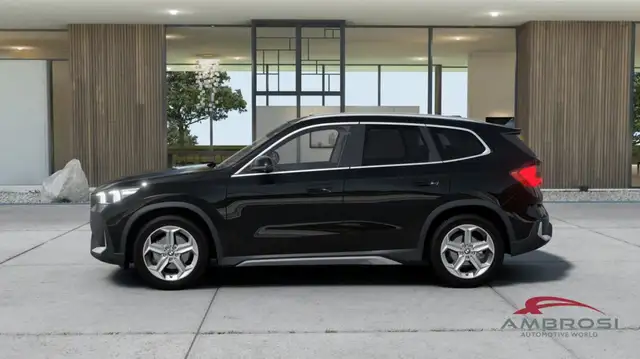 BMW X1 view 3