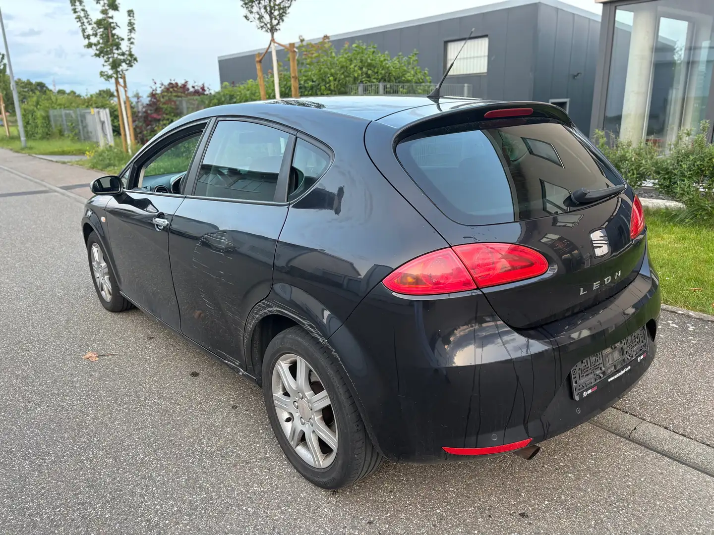 SEAT Leon 1.6 Reference Schwarz - 2