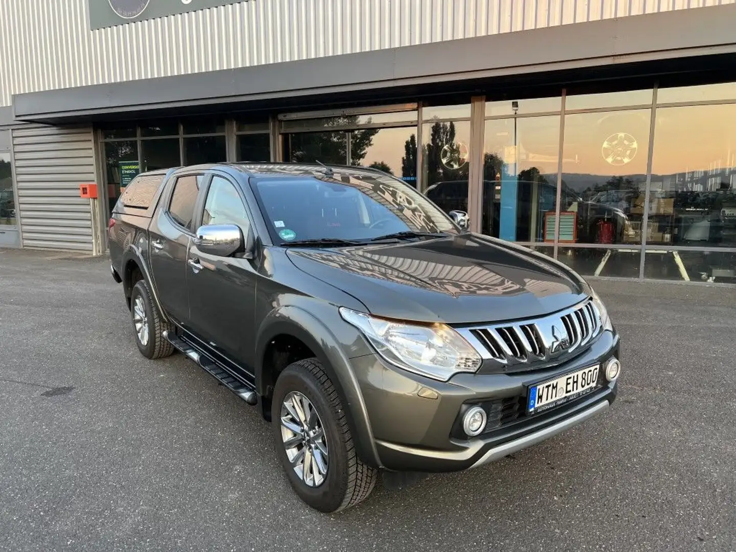Mitsubishi L200 2.4 L DID 181 CV Double cabine Intense Groen - 2