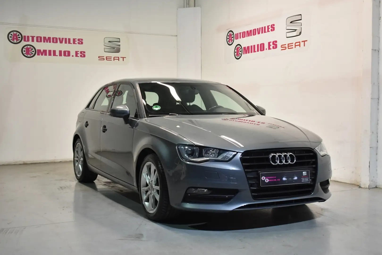 Audi A3 SB 1.4 TFSI COD ultra Ambiente 150 Grau - 1