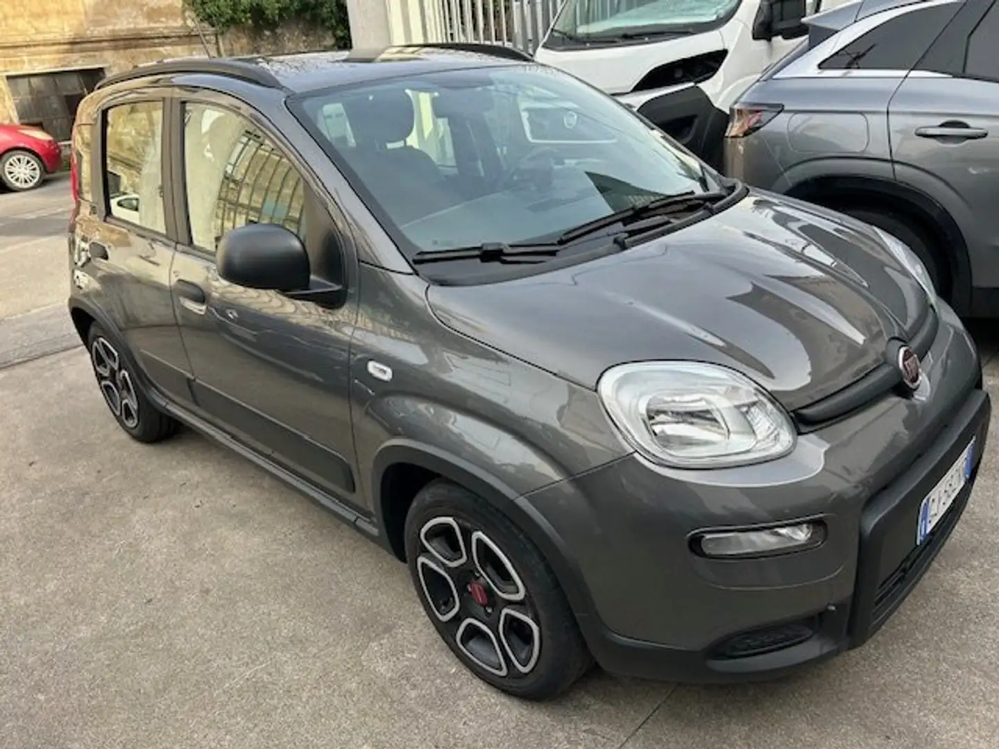 Fiat Panda 1.0 firefly hybrid CityLife 5 POSTI  59000 KM Grau - 1