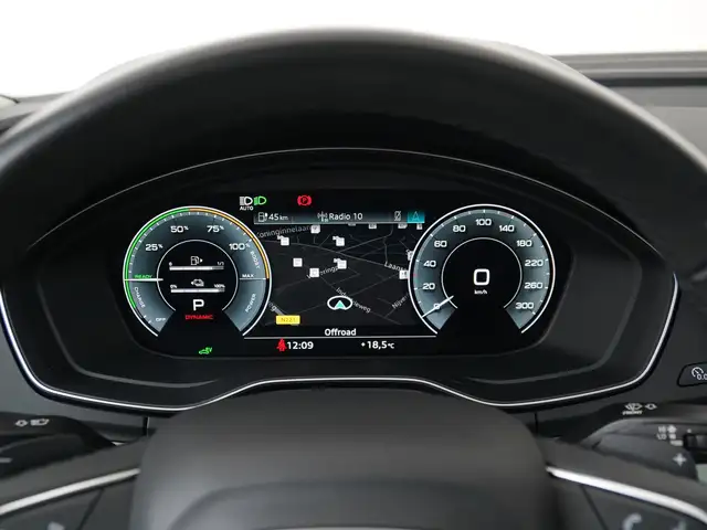 Audi Q5 view 8