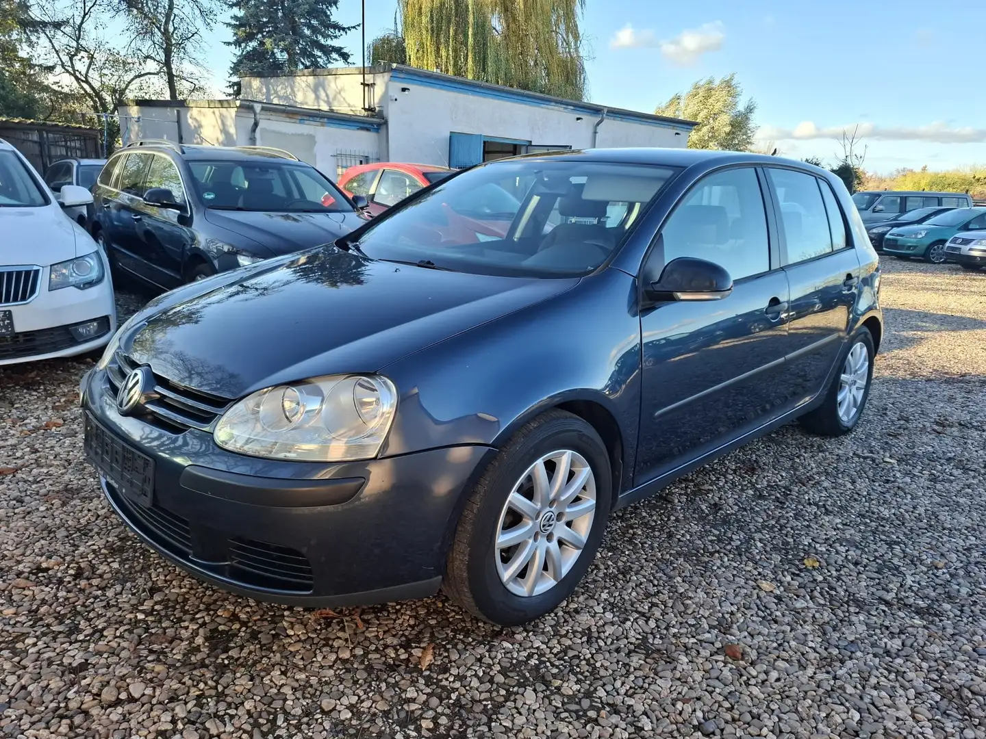 Volkswagen Golf Trendline Blau - 1