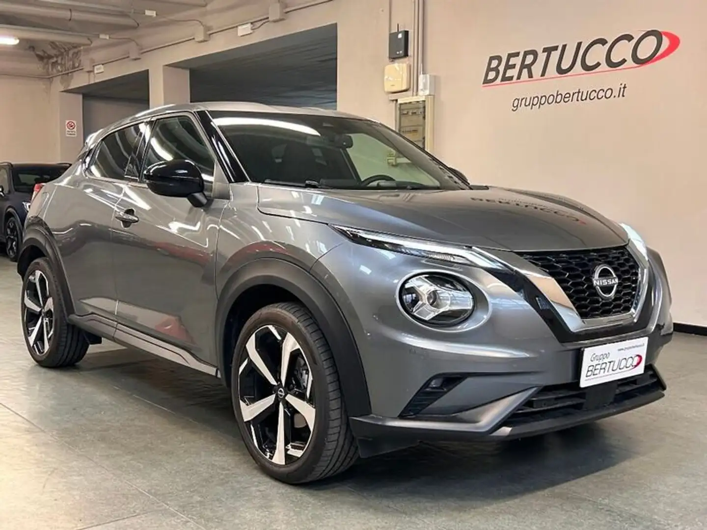 Nissan Juke 1.0 DIG-T 114 CV DCT N-Connecta Grigio - 1