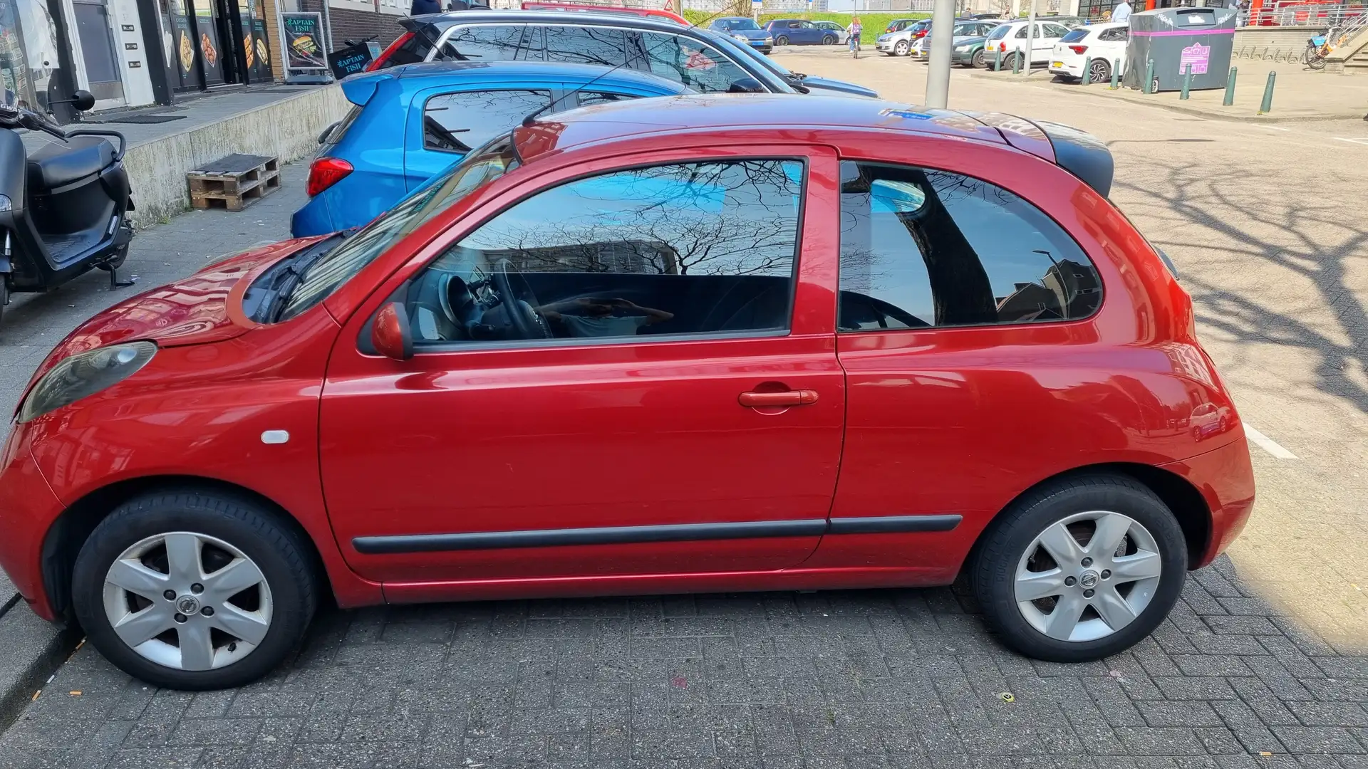 Nissan Micra Micra 1.2 Tekna Rood - 1