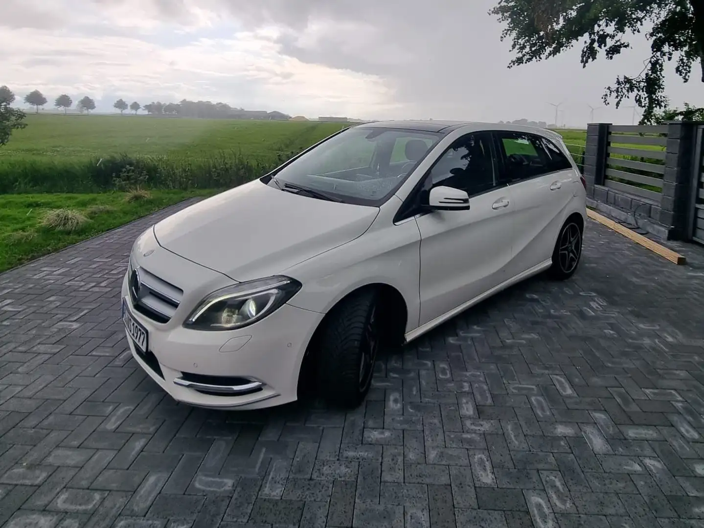Mercedes-Benz B 200 B 200 CDI (BlueEFFICIENCY) 7G-DCT Weiß - 2