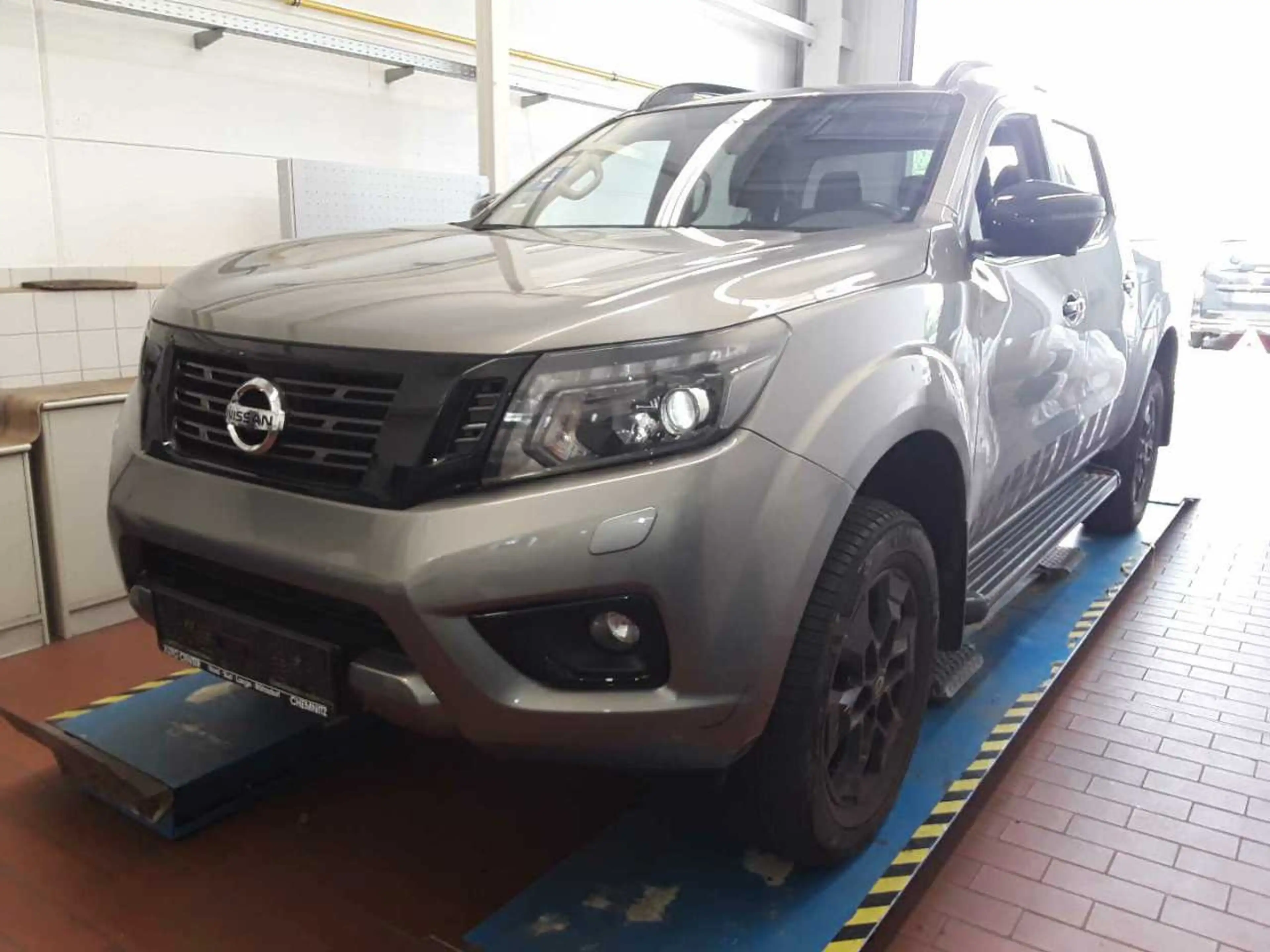 Nissan Navara NP300 AT7 4x4 N-Guard AHK/LED/Navi — photo 3