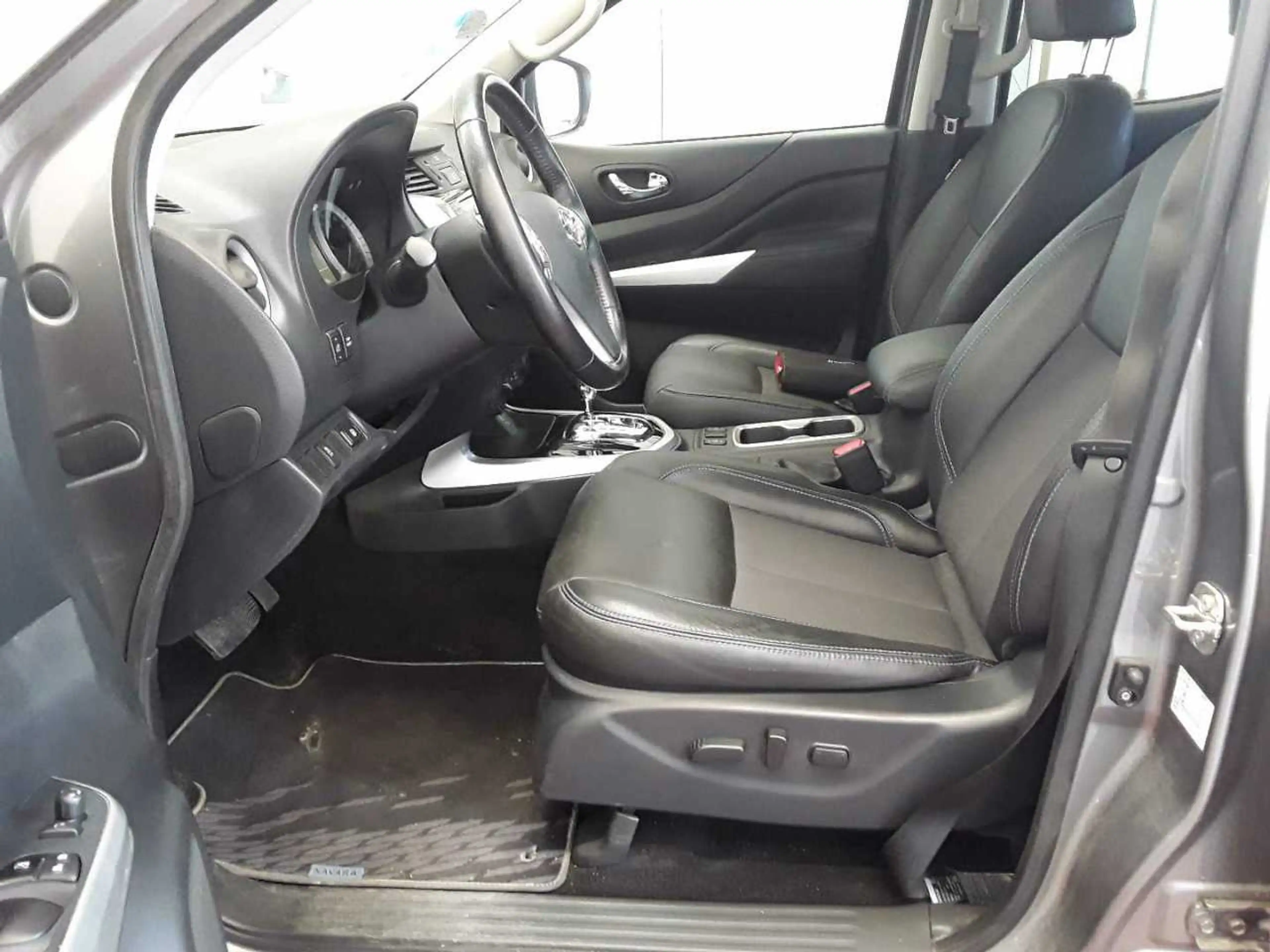 Nissan Navara NP300 AT7 4x4 N-Guard AHK/LED/Navi — photo 5