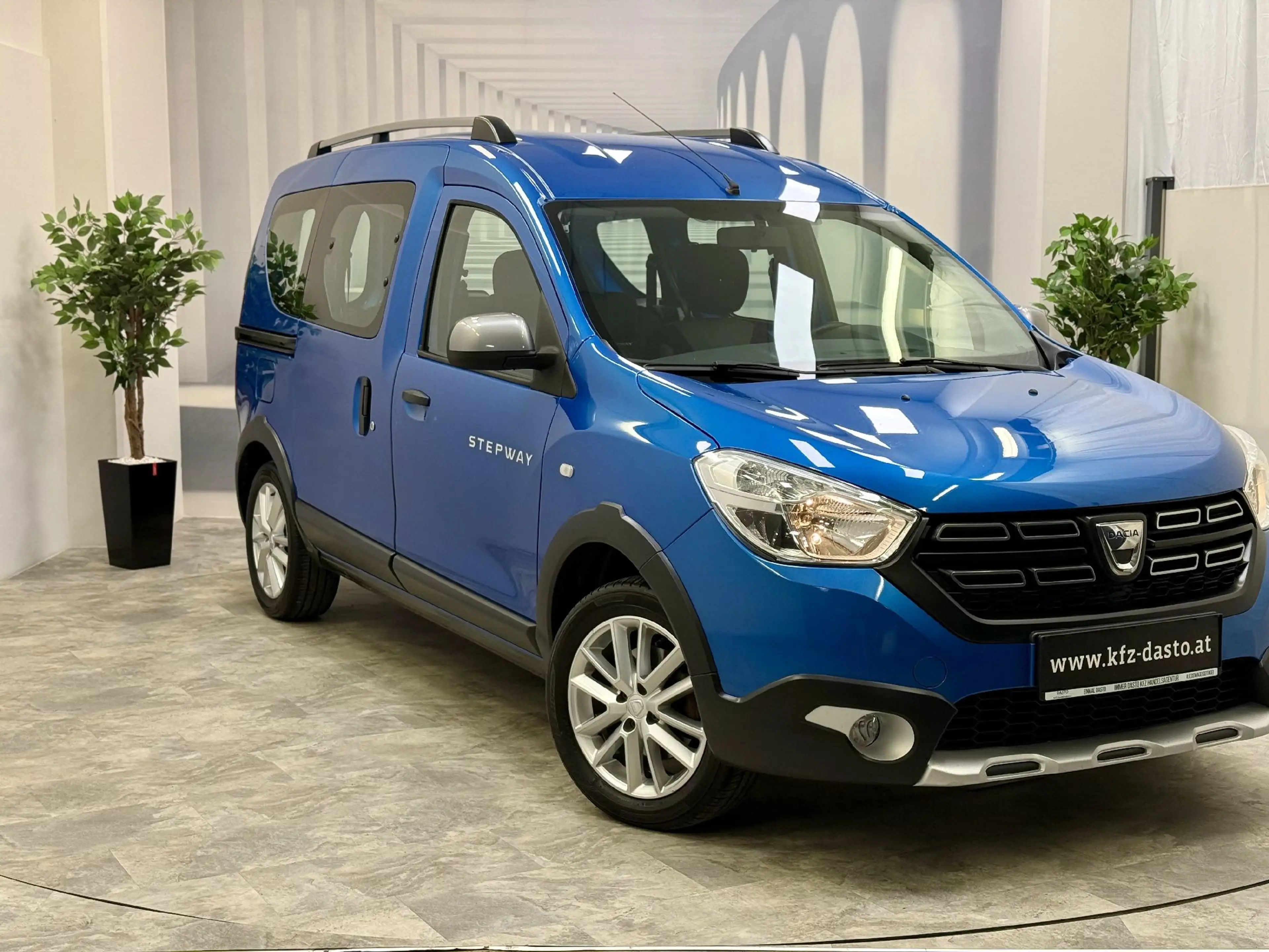 Dacia Dokker Stepway TCe 115 S&S__AHK__SITZHEIZUNG__ — photo 2