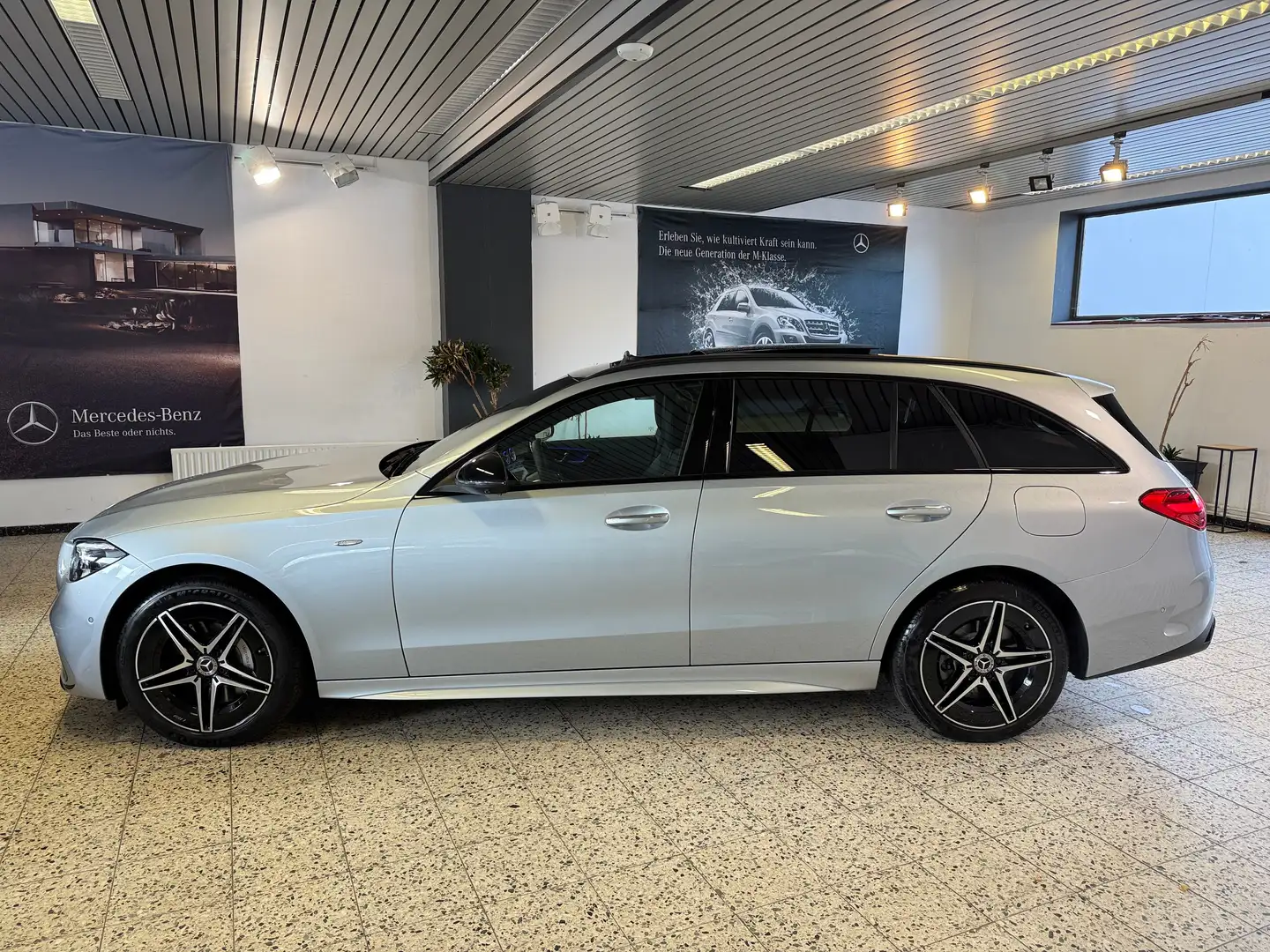 Mercedes-Benz C 300 T e AMG + NIGHT NAVI/LED/DISTR/HUD/AHK/TW/SPUR/360 Gris - 1