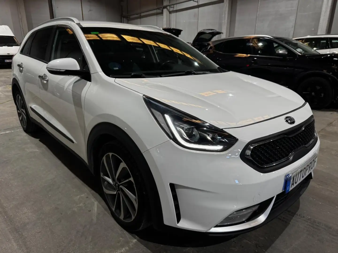 Kia Niro 1.6 HEV Emotion - 1