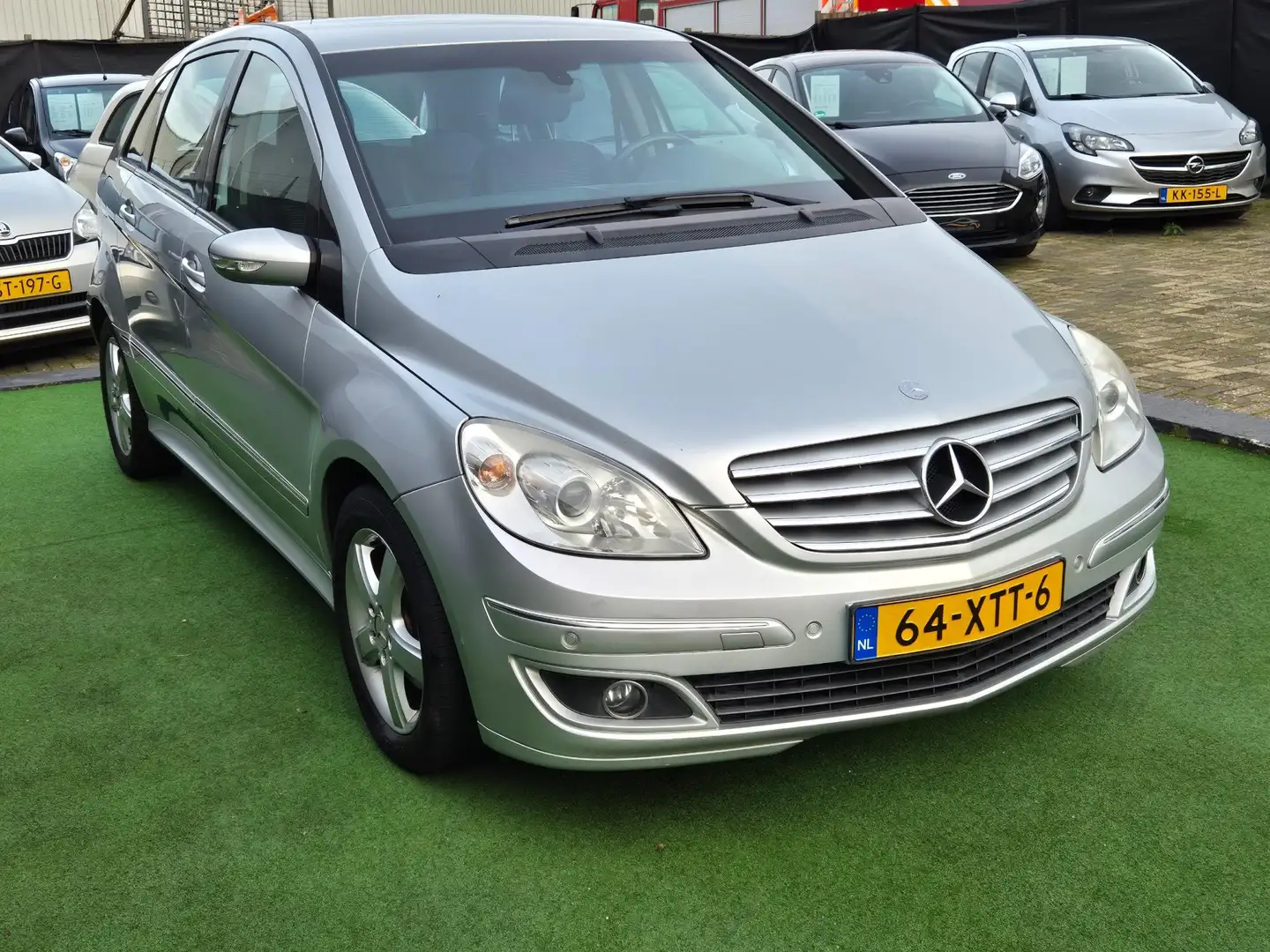Mercedes-Benz B 200 Turbo Grau - 2