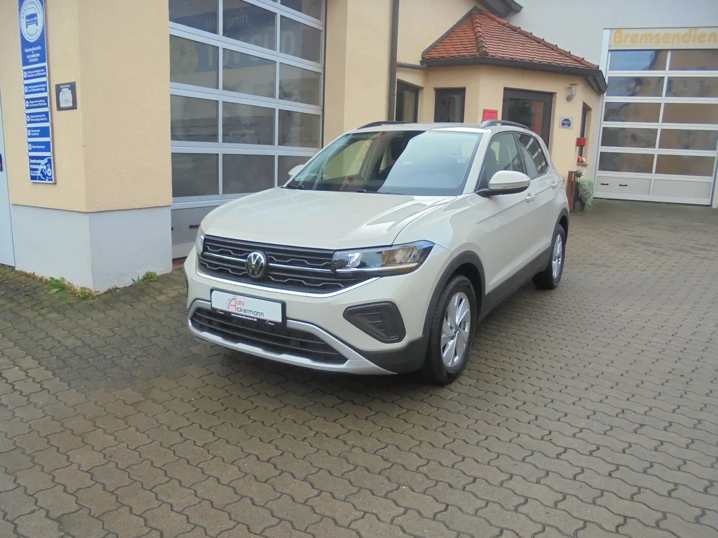 Volkswagen T-Cross T-Cross 1.0 TSI  Life AHK Grau - 1
