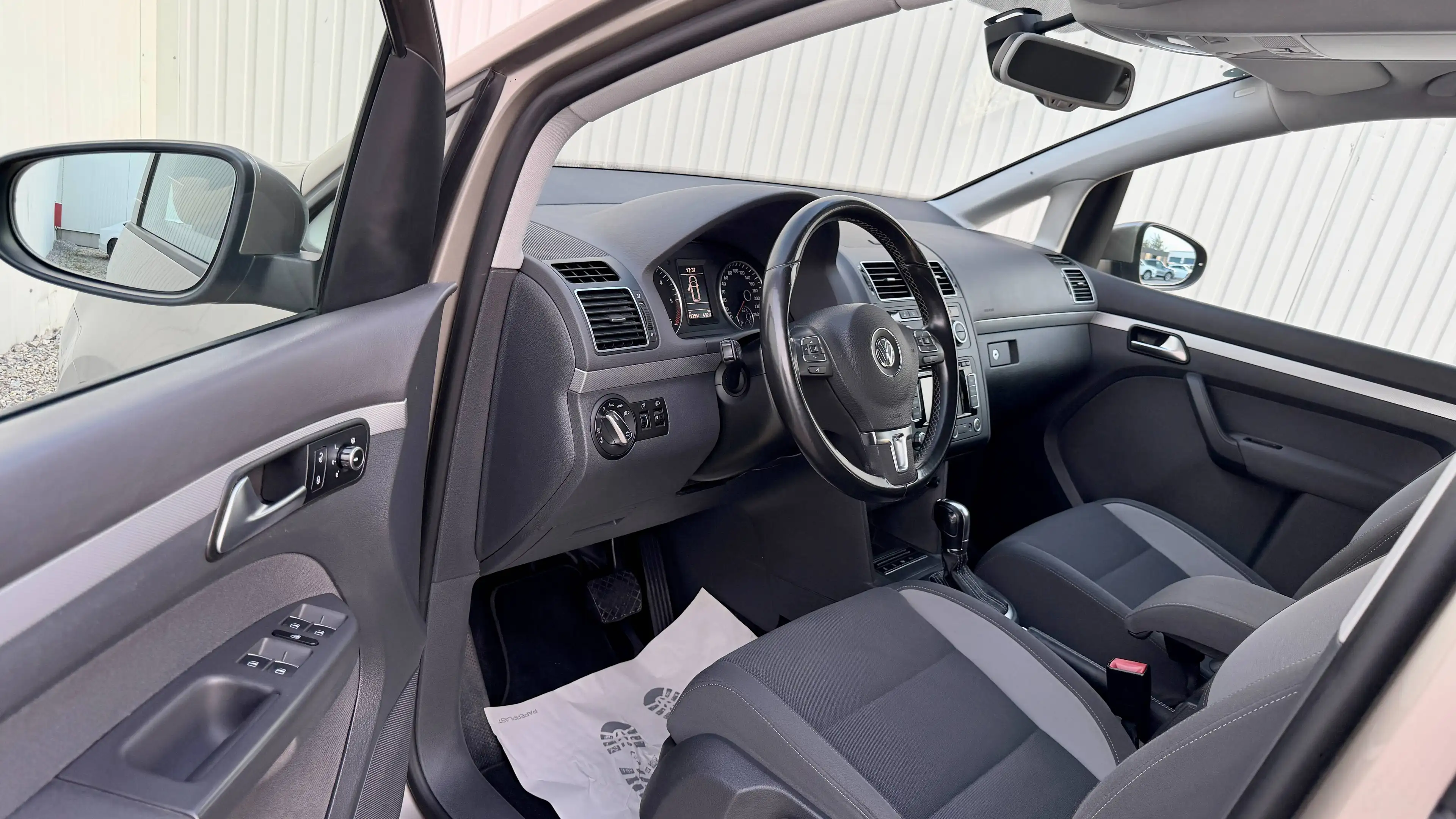 Volkswagen Touran Life BMT Automatik — photo 8