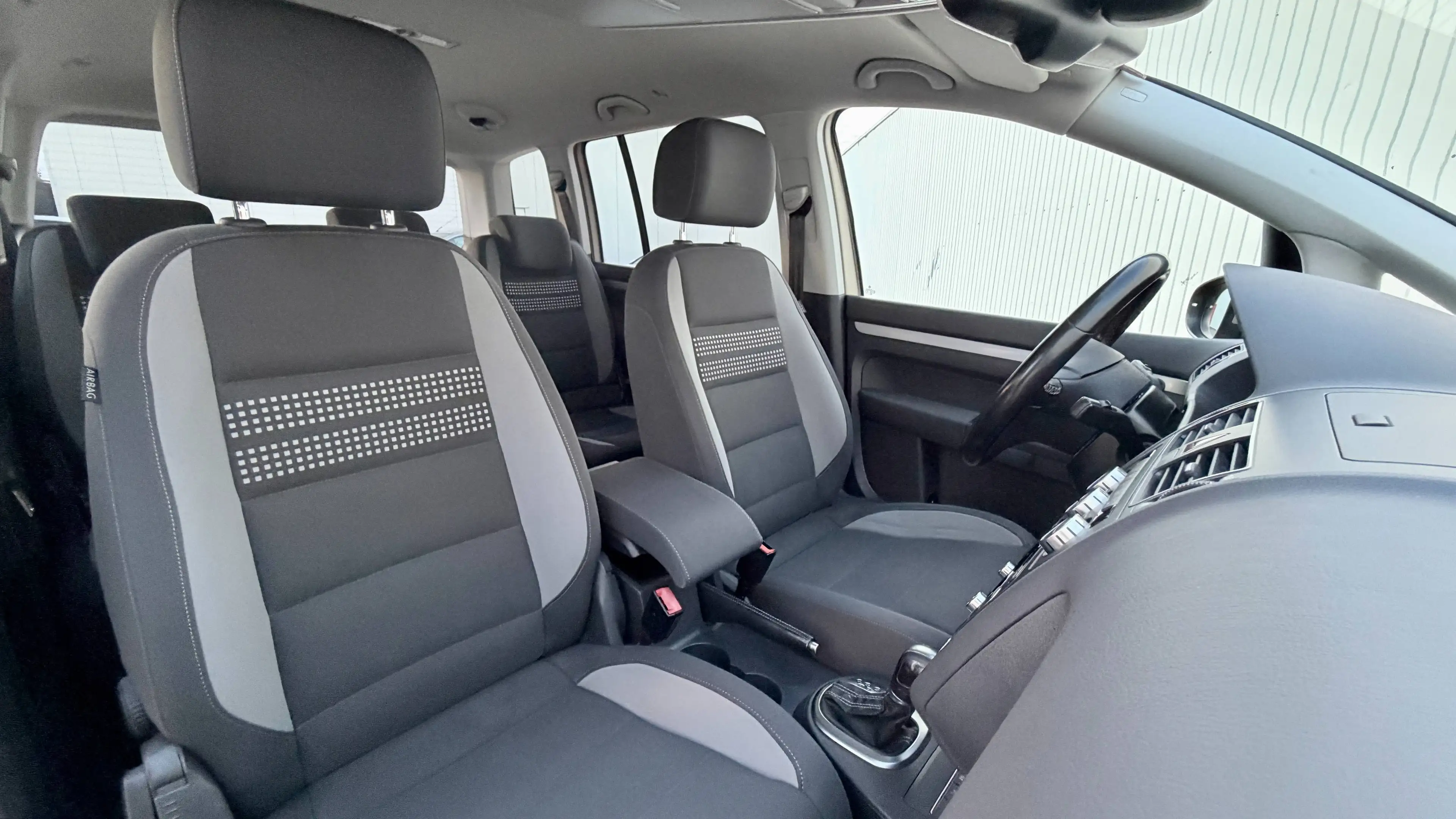 Volkswagen Touran Life BMT Automatik — photo 13