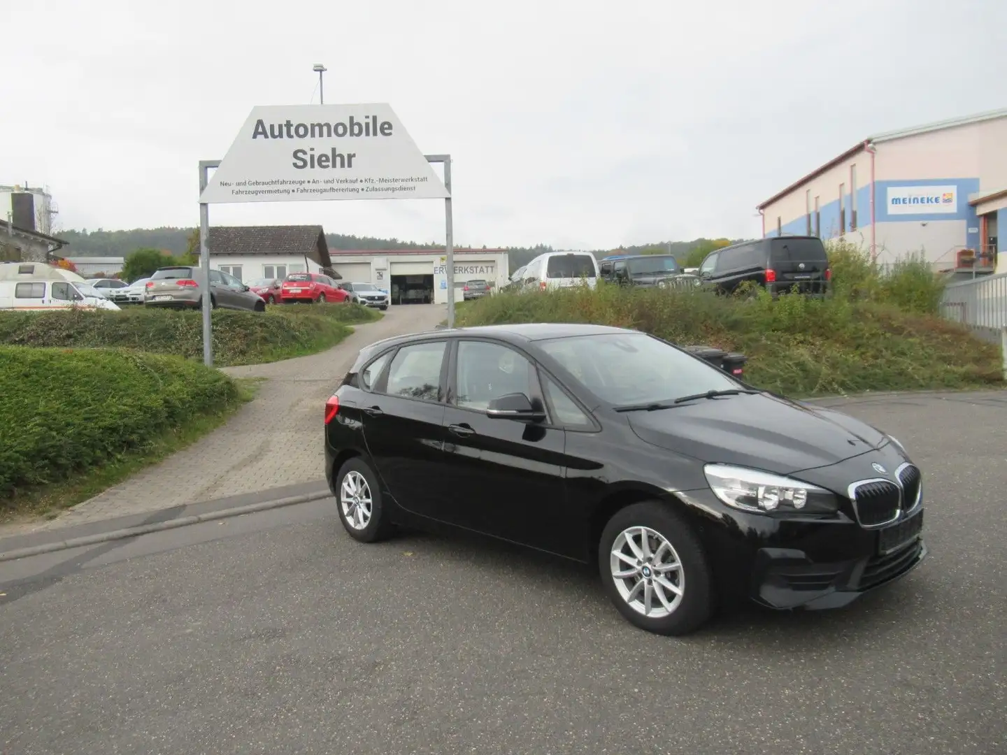 BMW 218 i Active Tourer Advantage Schwarz - 1