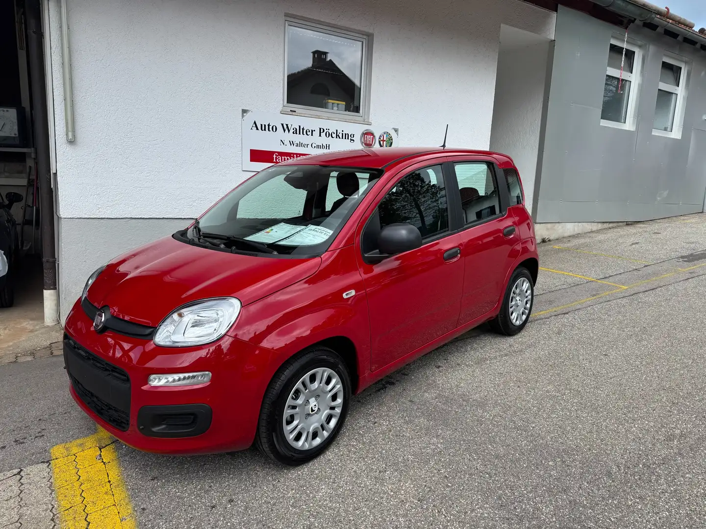 Fiat Panda 1.0 GSE Hybrid, 5Sitzer, Klima, City Paket Rot - 1