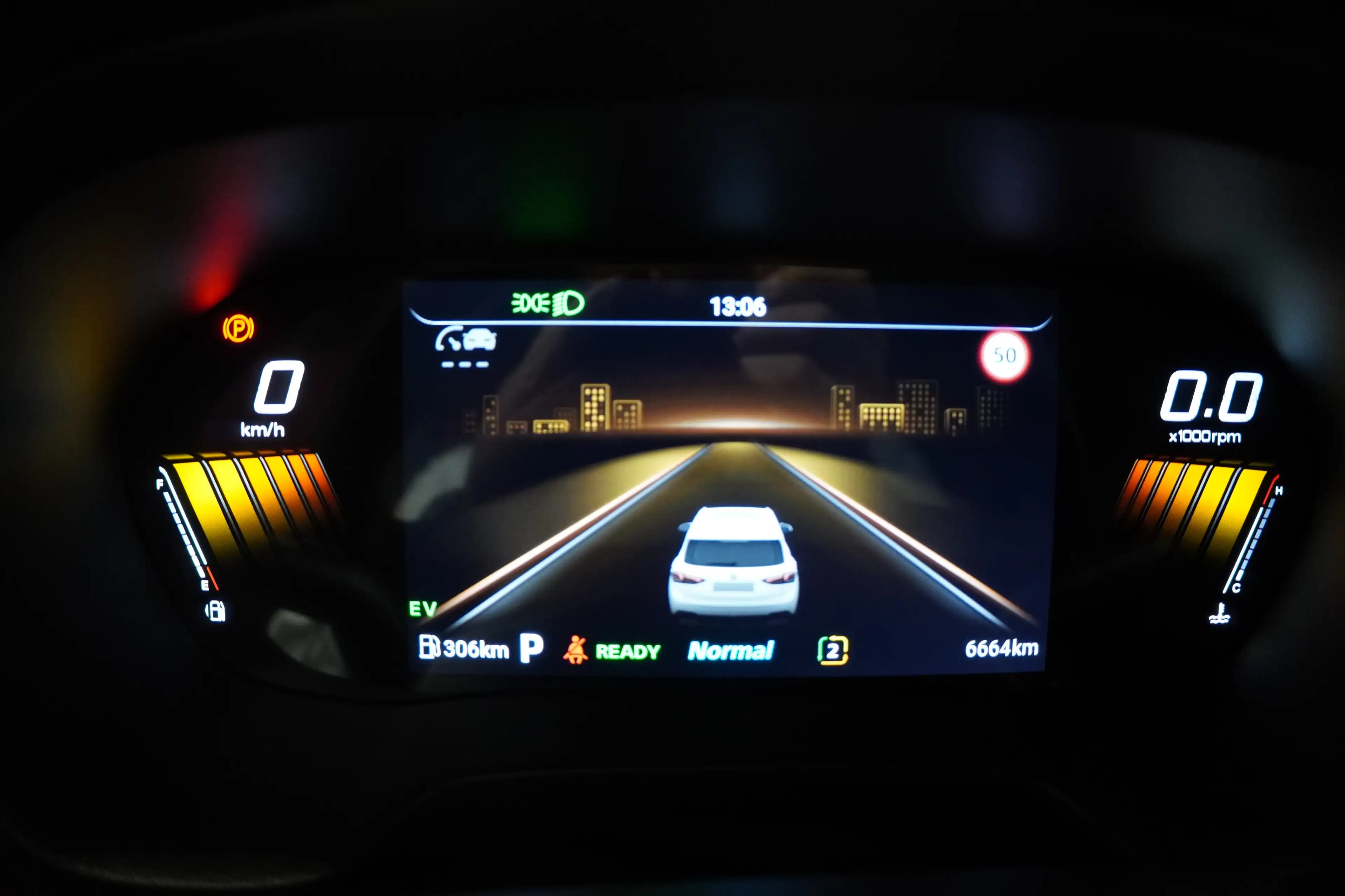 MG ZS 1.5 Hybrid+ 145 kW Luxury — photo 8