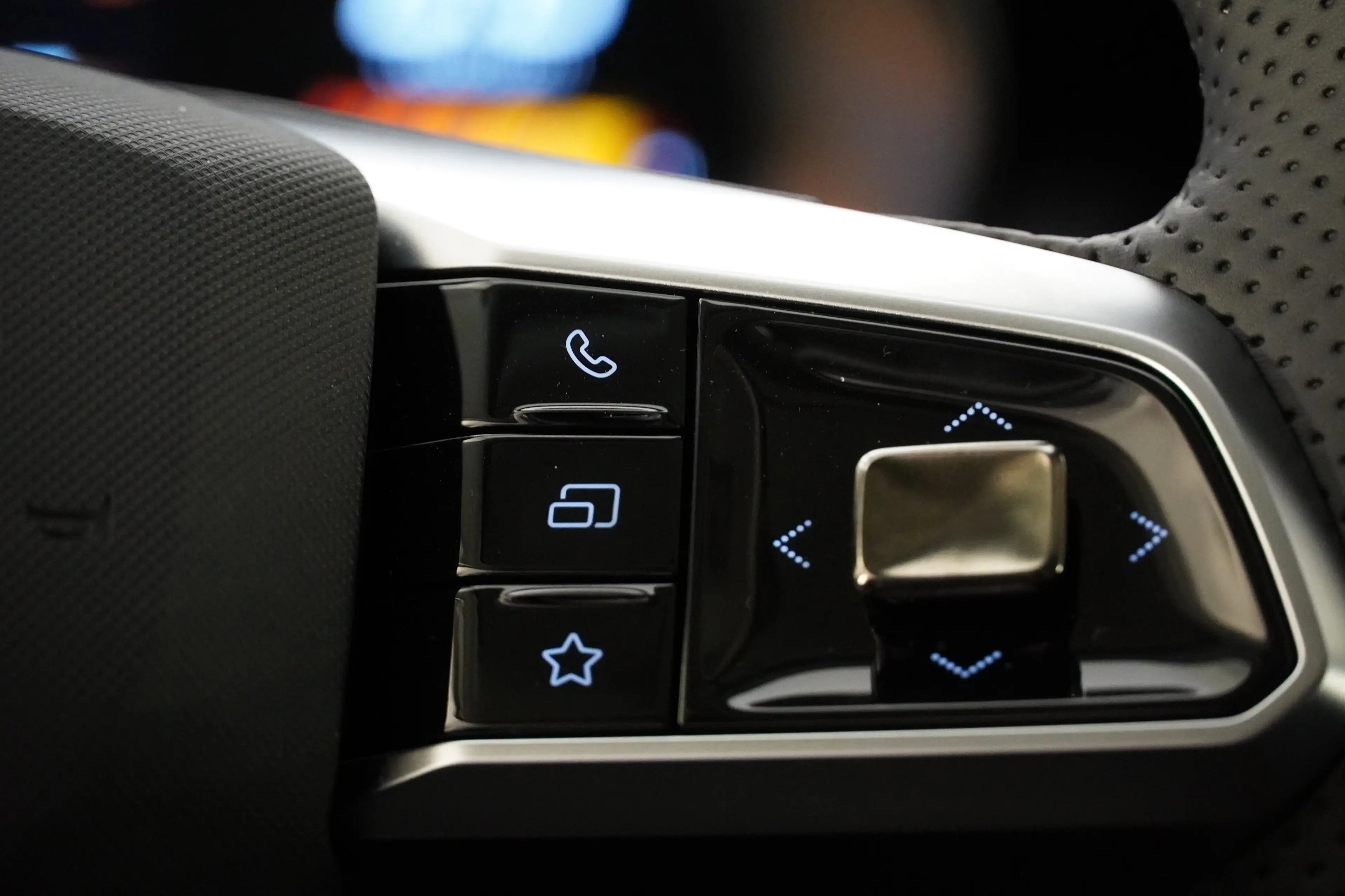 MG ZS 1.5 Hybrid+ 145 kW Luxury — photo 10