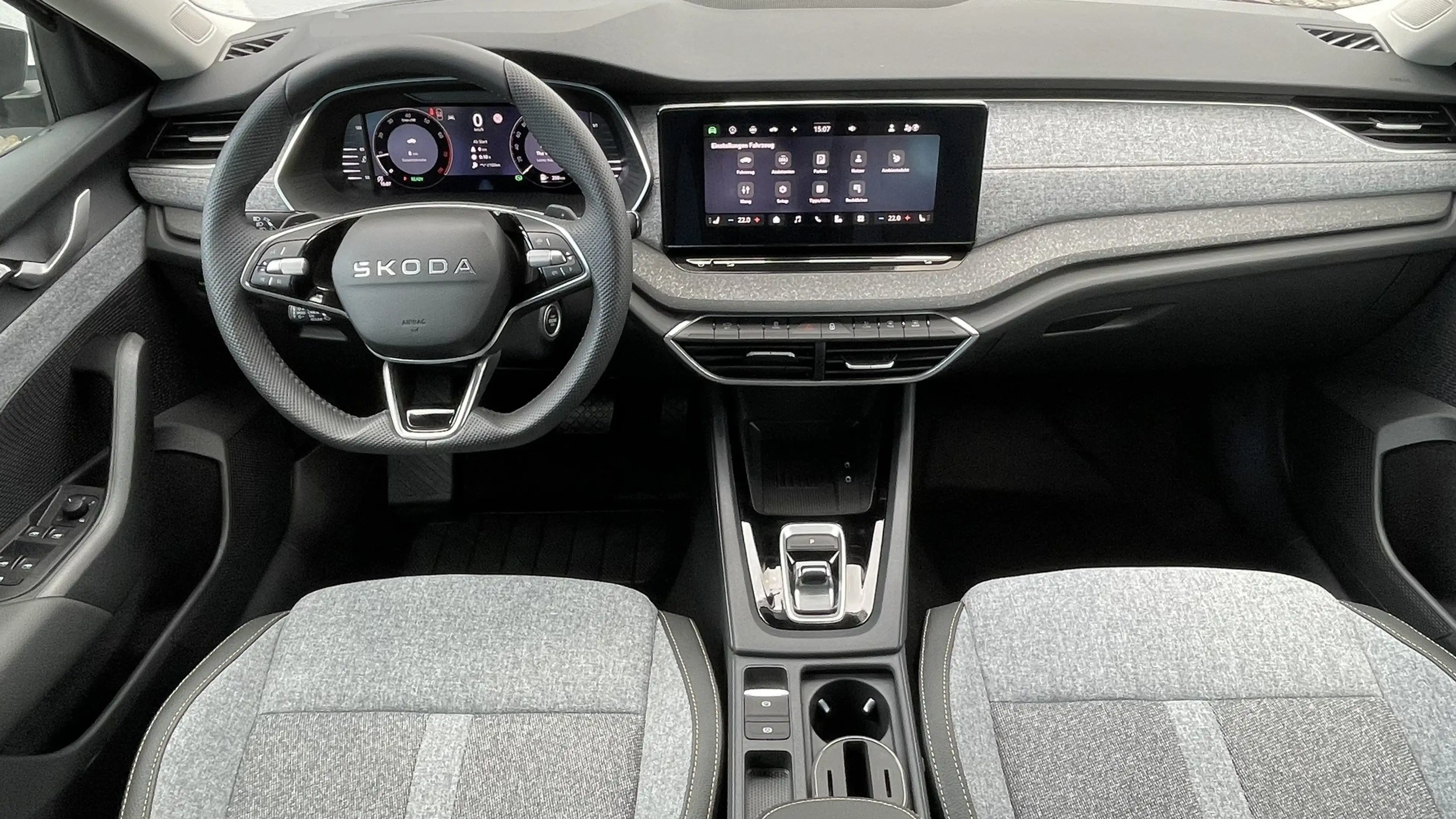 Skoda Octavia Combi 1.5 TSI DSG Edition Alu17" PDC RFK LED SHZG — photo 12