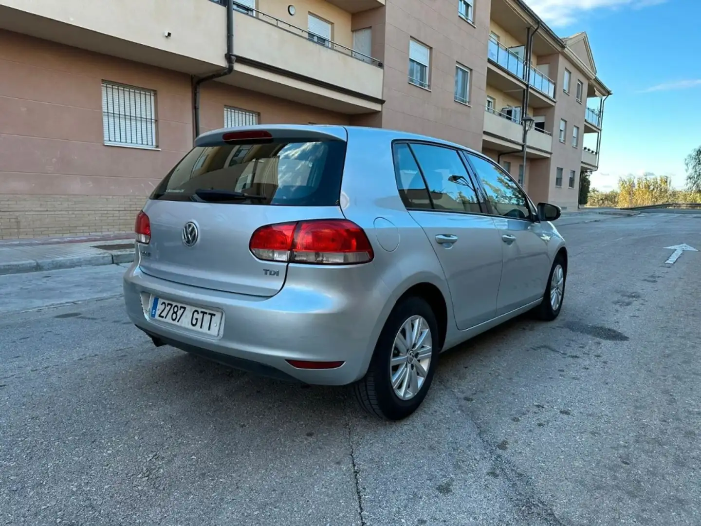 Volkswagen Golf Berlina Manual de 5 Puertas Gris - 2