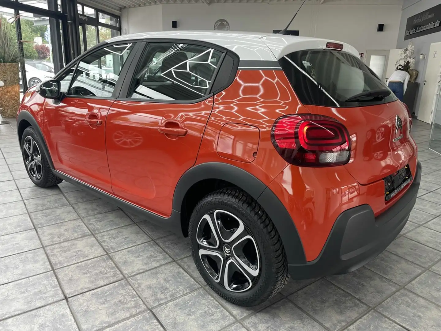 Citroen C3 1.2 PureTech Feel, 1.Hand, Klima, Bluetooth Narancs - 2