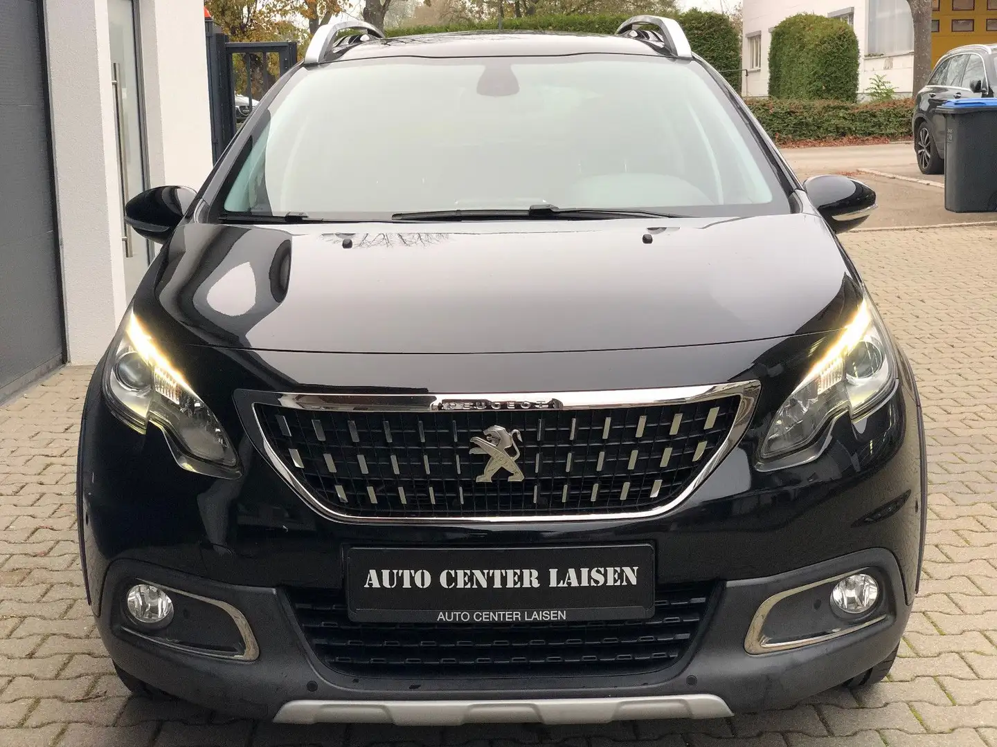 Peugeot 2008 Allure Kamera Leder Navi PDC SHZ Pano Noir - 2