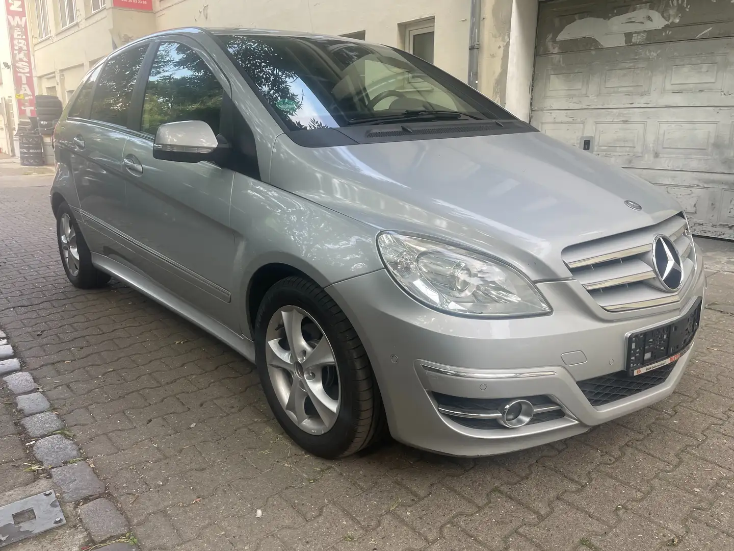 Mercedes-Benz B 200 B 200 CDI Autotronic Silber - 2